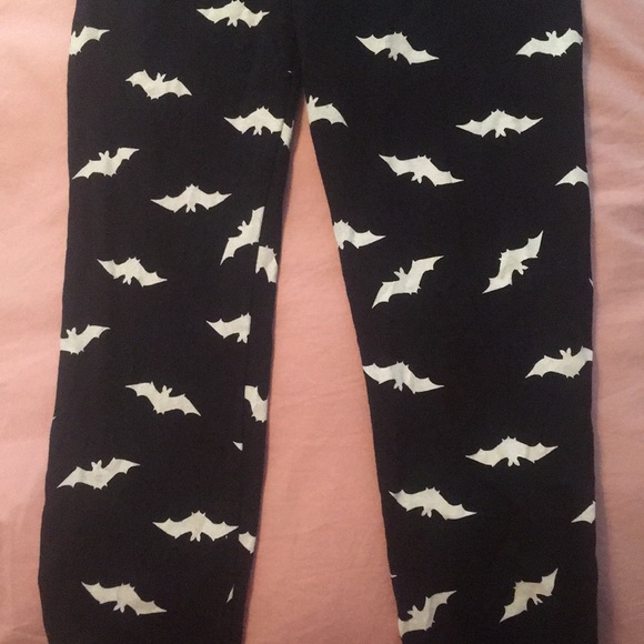 H&M bat leggings, great for Halloween! - Picture 4 of 4